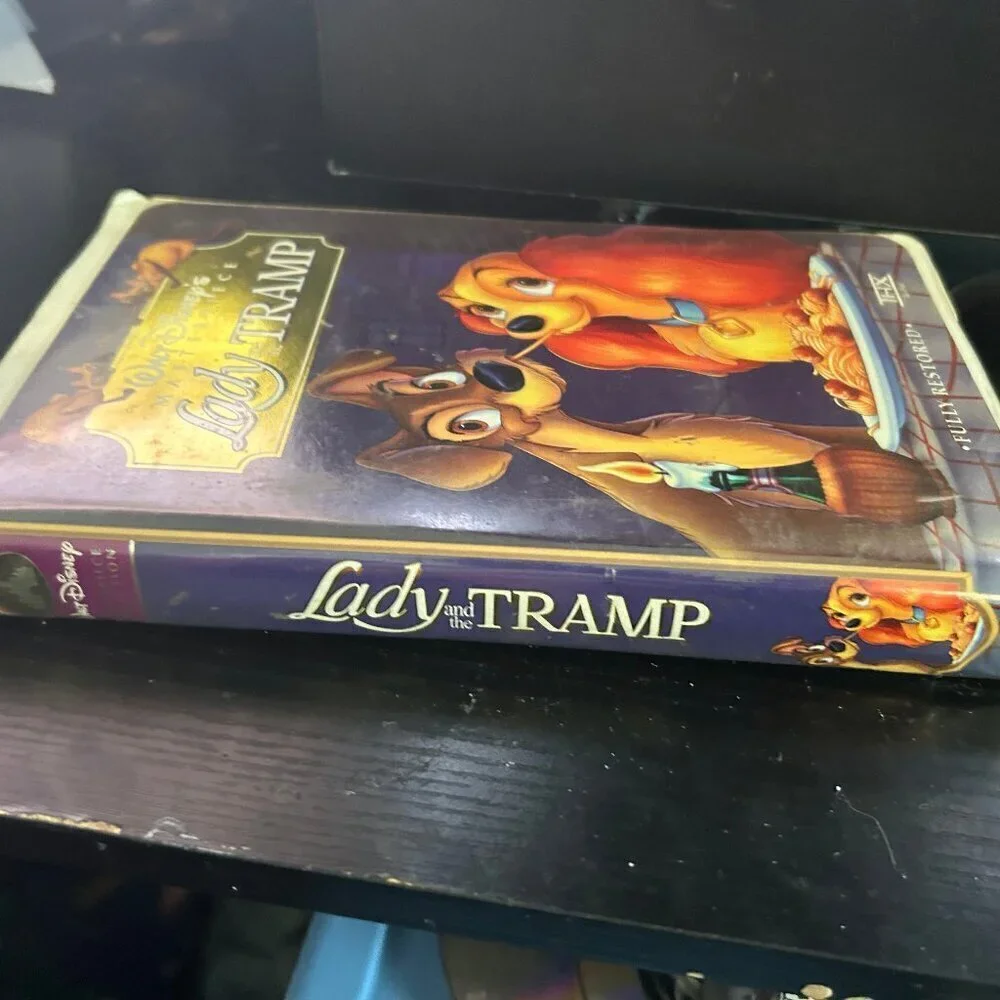 Disney Lady and the Tramp Clamshell VHS 1998 - Picture 3 of 7